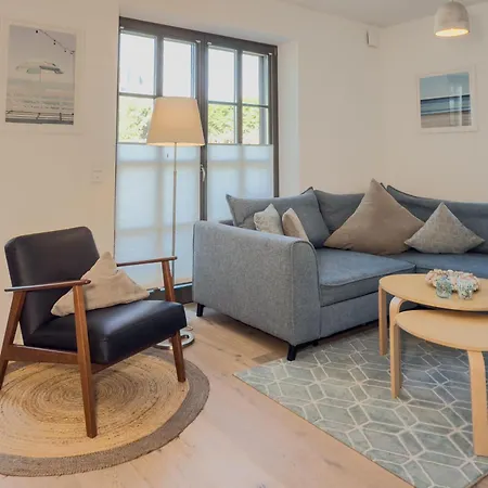 Kuenstlerkate * Zingst